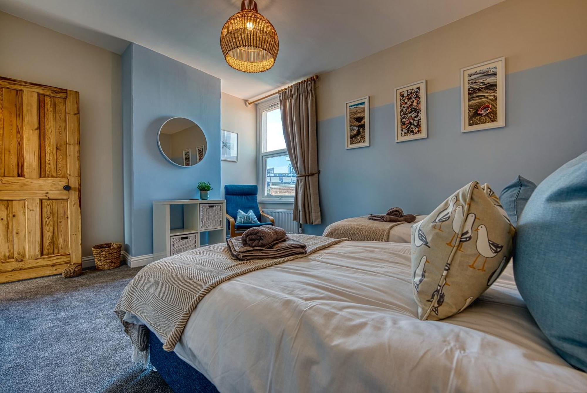 2 Bedrooms Modern, Stunning & Stylish Contractor House, Prime Portsmouth Location With Free Parking Permit, Summer Special Offer!! - By Blue Puffin Stays Exteriör bild