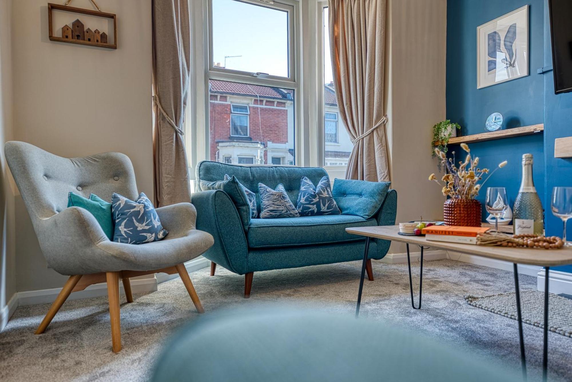 2 Bedrooms Modern, Stunning & Stylish Contractor House, Prime Portsmouth Location With Free Parking Permit, Summer Special Offer!! - By Blue Puffin Stays Exteriör bild