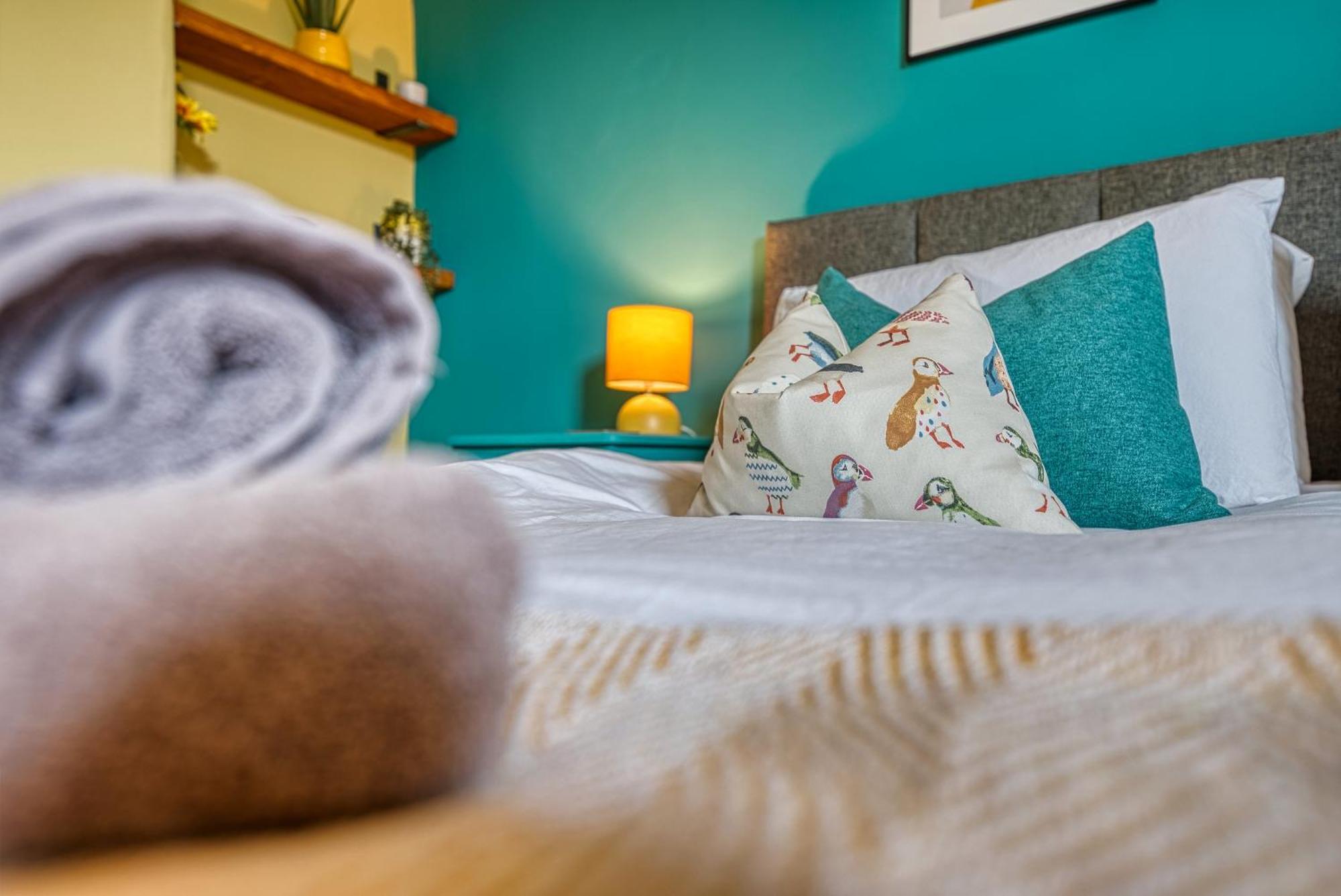 2 Bedrooms Modern, Stunning & Stylish Contractor House, Prime Portsmouth Location With Free Parking Permit, Summer Special Offer!! - By Blue Puffin Stays Exteriör bild