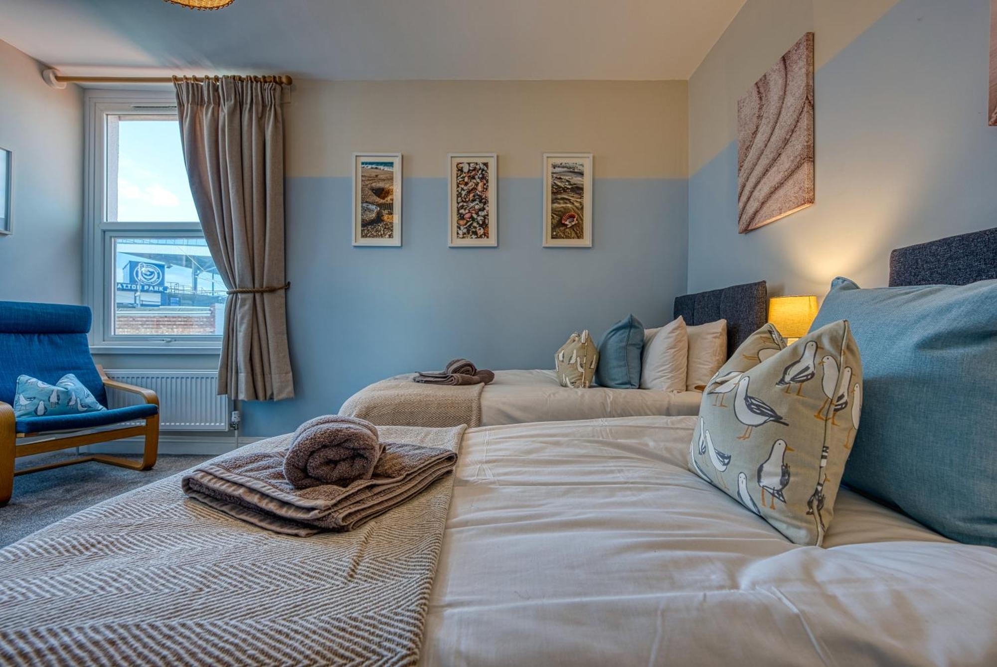 2 Bedrooms Modern, Stunning & Stylish Contractor House, Prime Portsmouth Location With Free Parking Permit, Summer Special Offer!! - By Blue Puffin Stays Exteriör bild